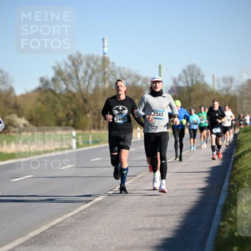 06.04.2025 - 44. Internationalen Wilhelmsburger Insellauf Dr. Thomas Lammeyer http://msf.ph/oto/7551504 06.04.2025 09:24:30 Laufen 3343, 3403 meine-sportfotos.de