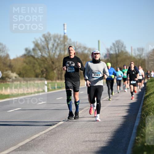 06.04.2025 - 44. Internationalen Wilhelmsburger Insellauf Dr. Thomas Lammeyer http://msf.ph/oto/7551506 06.04.2025 09:24:30 Laufen 3403, 3343 meine-sportfotos.de