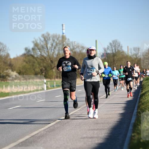 06.04.2025 - 44. Internationalen Wilhelmsburger Insellauf Dr. Thomas Lammeyer http://msf.ph/oto/7551508 06.04.2025 09:24:30 Laufen 3403, 3343 meine-sportfotos.de