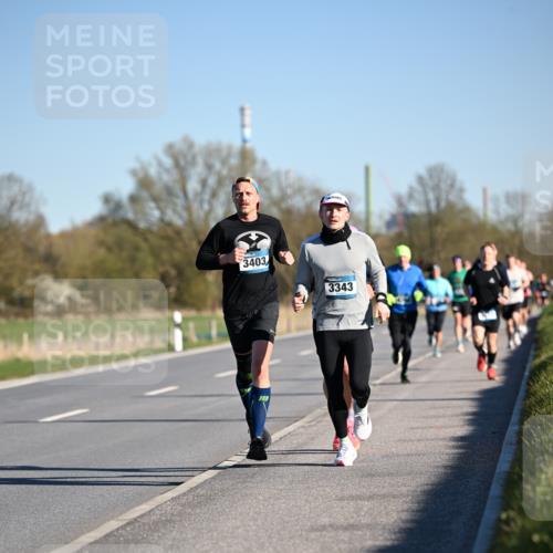 06.04.2025 - 44. Internationalen Wilhelmsburger Insellauf Dr. Thomas Lammeyer http://msf.ph/oto/7551512 06.04.2025 09:24:30 Laufen 3403, 3343 meine-sportfotos.de