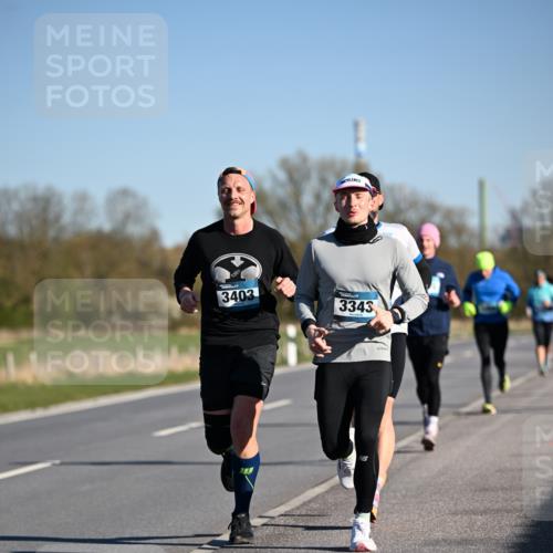 06.04.2025 - 44. Internationalen Wilhelmsburger Insellauf Dr. Thomas Lammeyer http://msf.ph/oto/7551513 06.04.2025 09:24:32 Laufen 3403, 3343 meine-sportfotos.de