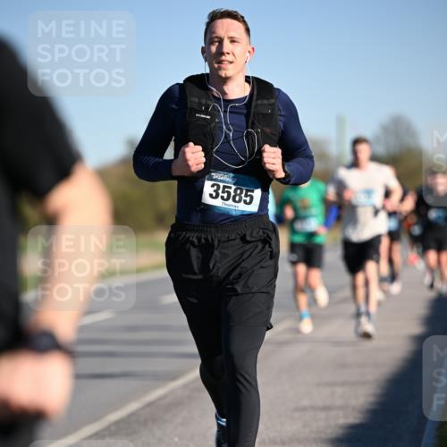 06.04.2025 - 44. Internationalen Wilhelmsburger Insellauf Dr. Thomas Lammeyer http://msf.ph/oto/7551588 06.04.2025 09:24:40 Laufen 3585 meine-sportfotos.de