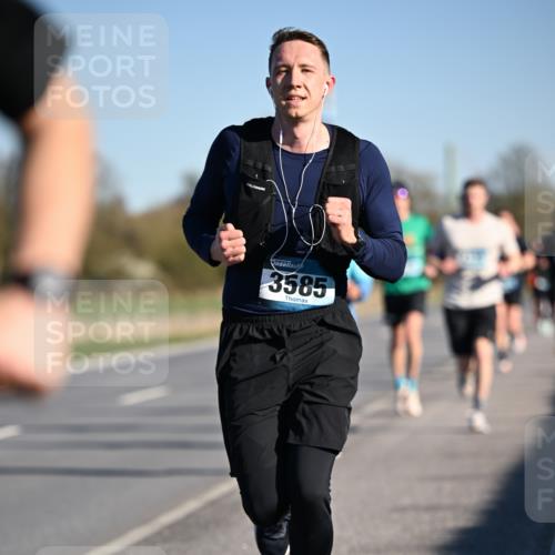 06.04.2025 - 44. Internationalen Wilhelmsburger Insellauf Dr. Thomas Lammeyer http://msf.ph/oto/7551590 06.04.2025 09:24:41 Laufen 3585 meine-sportfotos.de