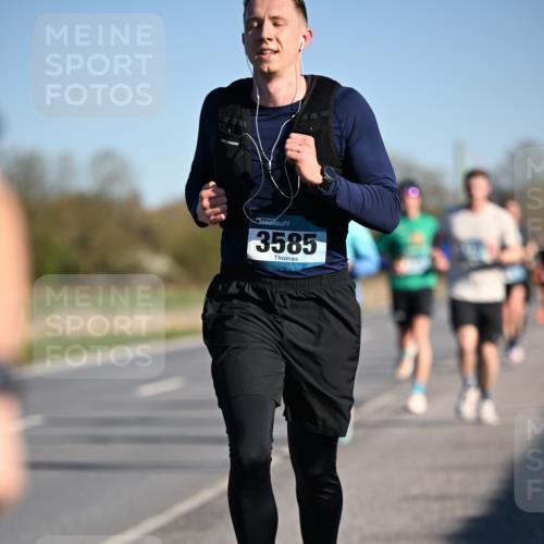 06.04.2025 - 44. Internationalen Wilhelmsburger Insellauf Dr. Thomas Lammeyer http://msf.ph/oto/7551592 06.04.2025 09:24:41 Laufen 3585 meine-sportfotos.de