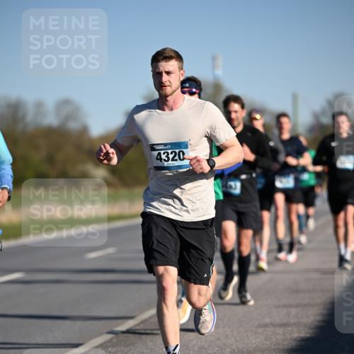 06.04.2025 - 44. Internationalen Wilhelmsburger Insellauf Dr. Thomas Lammeyer http://msf.ph/oto/7551615 06.04.2025 09:24:44 Laufen 4320 meine-sportfotos.de