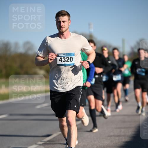 06.04.2025 - 44. Internationalen Wilhelmsburger Insellauf Dr. Thomas Lammeyer http://msf.ph/oto/7551619 06.04.2025 09:24:44 Laufen 4320 meine-sportfotos.de