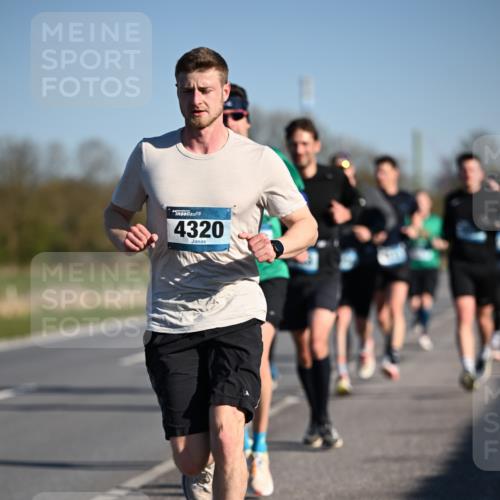 06.04.2025 - 44. Internationalen Wilhelmsburger Insellauf Dr. Thomas Lammeyer http://msf.ph/oto/7551621 06.04.2025 09:24:44 Laufen 4320 meine-sportfotos.de