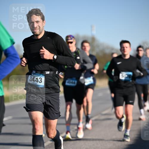 06.04.2025 - 44. Internationalen Wilhelmsburger Insellauf Dr. Thomas Lammeyer http://msf.ph/oto/7551630 06.04.2025 09:24:46 Laufen 3443, 2 meine-sportfotos.de