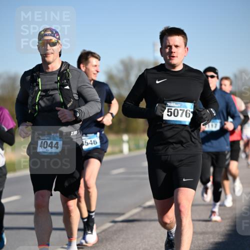 06.04.2025 - 44. Internationalen Wilhelmsburger Insellauf Dr. Thomas Lammeyer http://msf.ph/oto/7551641 06.04.2025 09:24:47 Laufen 73, 4044, 238, 1546, 5076, 117 meine-sportfotos.de