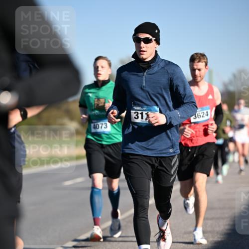 06.04.2025 - 44. Internationalen Wilhelmsburger Insellauf Dr. Thomas Lammeyer http://msf.ph/oto/7551658 06.04.2025 09:24:49 Laufen 4073, 311, 3624 meine-sportfotos.de