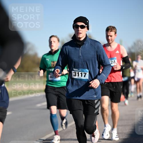 06.04.2025 - 44. Internationalen Wilhelmsburger Insellauf Dr. Thomas Lammeyer http://msf.ph/oto/7551660 06.04.2025 09:24:49 Laufen 40, 3117, 24 meine-sportfotos.de