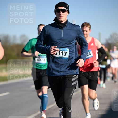 06.04.2025 - 44. Internationalen Wilhelmsburger Insellauf Dr. Thomas Lammeyer http://msf.ph/oto/7551665 06.04.2025 09:24:50 Laufen 4073, 3117 meine-sportfotos.de