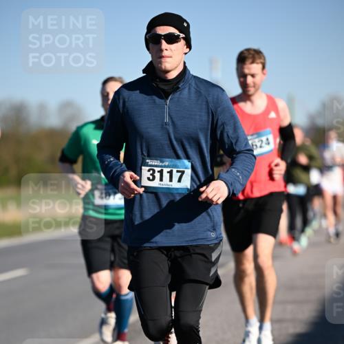 06.04.2025 - 44. Internationalen Wilhelmsburger Insellauf Dr. Thomas Lammeyer http://msf.ph/oto/7551667 06.04.2025 09:24:50 Laufen 3117, 624 meine-sportfotos.de