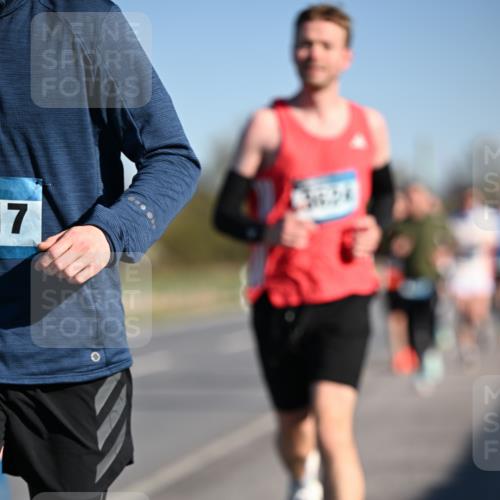 06.04.2025 - 44. Internationalen Wilhelmsburger Insellauf Dr. Thomas Lammeyer http://msf.ph/oto/7551671 06.04.2025 09:24:51 Laufen 17 meine-sportfotos.de