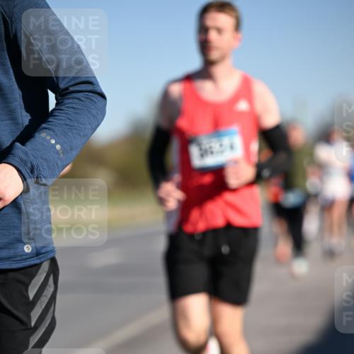 06.04.2025 - 44. Internationalen Wilhelmsburger Insellauf Dr. Thomas Lammeyer http://msf.ph/oto/7551673 06.04.2025 09:24:51 Laufen  meine-sportfotos.de