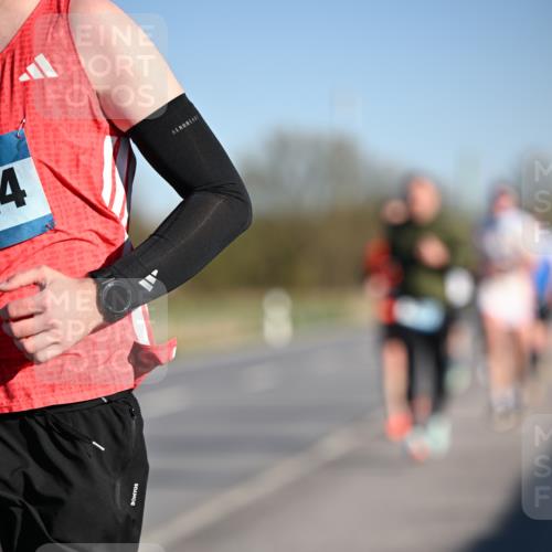 06.04.2025 - 44. Internationalen Wilhelmsburger Insellauf Dr. Thomas Lammeyer http://msf.ph/oto/7551682 06.04.2025 09:24:52 Laufen 4 meine-sportfotos.de