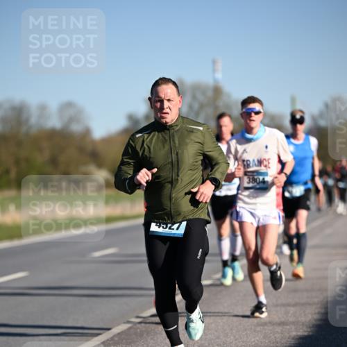 06.04.2025 - 44. Internationalen Wilhelmsburger Insellauf Dr. Thomas Lammeyer http://msf.ph/oto/7551690 06.04.2025 09:24:54 Laufen 4327, 3804 meine-sportfotos.de