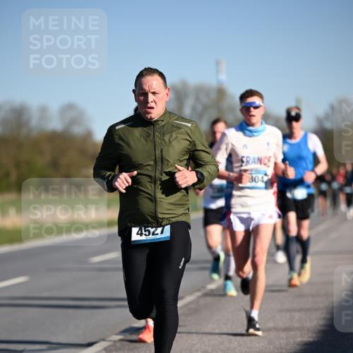 06.04.2025 - 44. Internationalen Wilhelmsburger Insellauf Dr. Thomas Lammeyer http://msf.ph/oto/7551692 06.04.2025 09:24:54 Laufen 4527, 304 meine-sportfotos.de