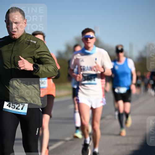 06.04.2025 - 44. Internationalen Wilhelmsburger Insellauf Dr. Thomas Lammeyer http://msf.ph/oto/7551698 06.04.2025 09:24:55 Laufen 4527, 90, 3804 meine-sportfotos.de