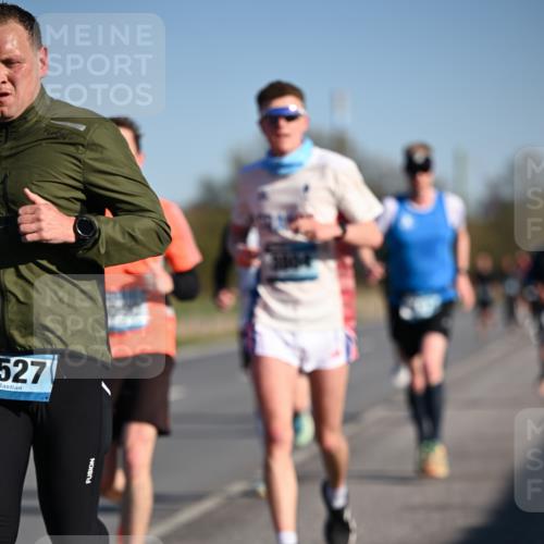 06.04.2025 - 44. Internationalen Wilhelmsburger Insellauf Dr. Thomas Lammeyer http://msf.ph/oto/7551700 06.04.2025 09:24:55 Laufen 527 meine-sportfotos.de