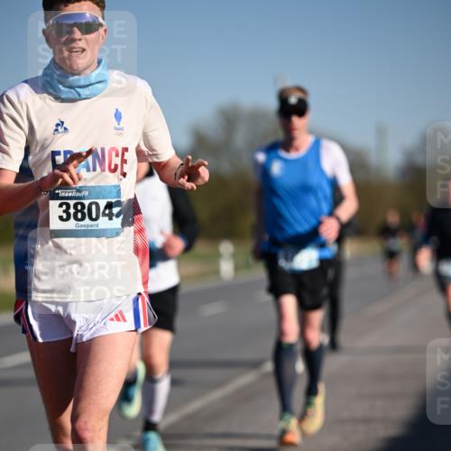 06.04.2025 - 44. Internationalen Wilhelmsburger Insellauf Dr. Thomas Lammeyer http://msf.ph/oto/7551708 06.04.2025 09:24:56 Laufen 44, 3804 meine-sportfotos.de