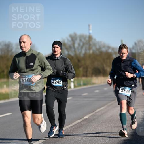 06.04.2025 - 44. Internationalen Wilhelmsburger Insellauf Dr. Thomas Lammeyer http://msf.ph/oto/7551740 06.04.2025 09:24:59 Laufen 510, 4242, 3793 meine-sportfotos.de