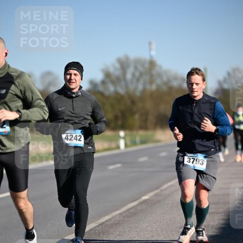06.04.2025 - 44. Internationalen Wilhelmsburger Insellauf Dr. Thomas Lammeyer http://msf.ph/oto/7551749 06.04.2025 09:25:00 Laufen 4242, 3793 meine-sportfotos.de