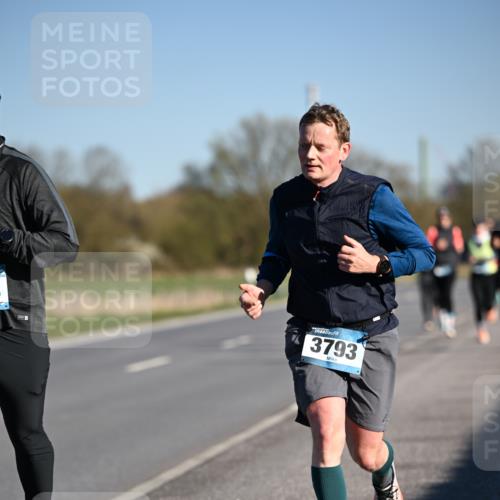 06.04.2025 - 44. Internationalen Wilhelmsburger Insellauf Dr. Thomas Lammeyer http://msf.ph/oto/7551755 06.04.2025 09:25:00 Laufen 3793 meine-sportfotos.de