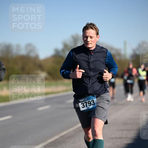 06.04.2025 - 44. Internationalen Wilhelmsburger Insellauf Dr. Thomas Lammeyer http://msf.ph/oto/7551759 06.04.2025 09:25:01 Laufen 3793 meine-sportfotos.de