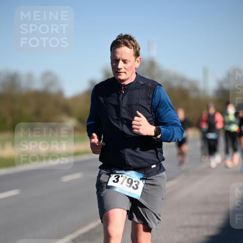 06.04.2025 - 44. Internationalen Wilhelmsburger Insellauf Dr. Thomas Lammeyer http://msf.ph/oto/7551764 06.04.2025 09:25:01 Laufen 3793 meine-sportfotos.de