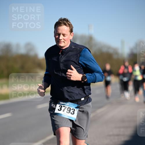 06.04.2025 - 44. Internationalen Wilhelmsburger Insellauf Dr. Thomas Lammeyer http://msf.ph/oto/7551766 06.04.2025 09:25:01 Laufen 3793 meine-sportfotos.de