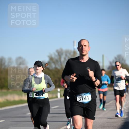 06.04.2025 - 44. Internationalen Wilhelmsburger Insellauf Dr. Thomas Lammeyer http://msf.ph/oto/7551777 06.04.2025 09:25:07 Laufen 4207, 3741 meine-sportfotos.de