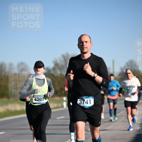 06.04.2025 - 44. Internationalen Wilhelmsburger Insellauf Dr. Thomas Lammeyer http://msf.ph/oto/7551779 06.04.2025 09:25:07 Laufen 4207, 3741 meine-sportfotos.de