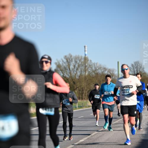 06.04.2025 - 44. Internationalen Wilhelmsburger Insellauf Dr. Thomas Lammeyer http://msf.ph/oto/7551789 06.04.2025 09:25:08 Laufen 410, 5126, 4484, 4419, 4135 meine-sportfotos.de