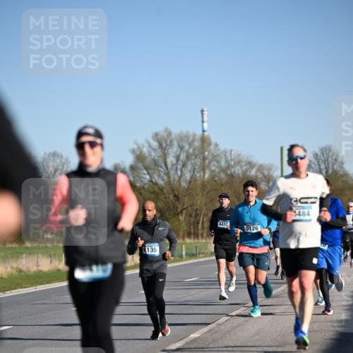 06.04.2025 - 44. Internationalen Wilhelmsburger Insellauf Dr. Thomas Lammeyer http://msf.ph/oto/7551793 06.04.2025 09:25:08 Laufen 135, 441, 1484, 5126 meine-sportfotos.de