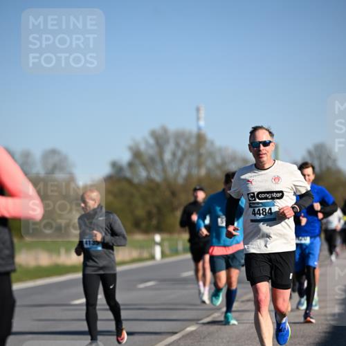 06.04.2025 - 44. Internationalen Wilhelmsburger Insellauf Dr. Thomas Lammeyer http://msf.ph/oto/7551801 06.04.2025 09:25:09 Laufen 413, 4484 meine-sportfotos.de