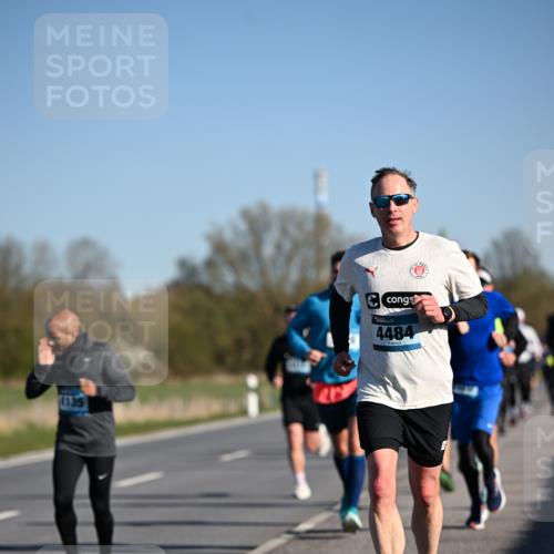 06.04.2025 - 44. Internationalen Wilhelmsburger Insellauf Dr. Thomas Lammeyer http://msf.ph/oto/7551809 06.04.2025 09:25:10 Laufen 135, 4484 meine-sportfotos.de