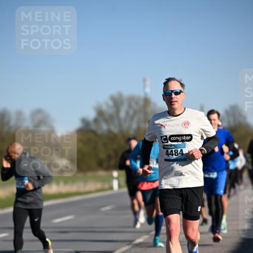 06.04.2025 - 44. Internationalen Wilhelmsburger Insellauf Dr. Thomas Lammeyer http://msf.ph/oto/7551811 06.04.2025 09:25:10 Laufen 4484 meine-sportfotos.de