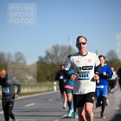 06.04.2025 - 44. Internationalen Wilhelmsburger Insellauf Dr. Thomas Lammeyer http://msf.ph/oto/7551813 06.04.2025 09:25:10 Laufen 1135, 4484 meine-sportfotos.de
