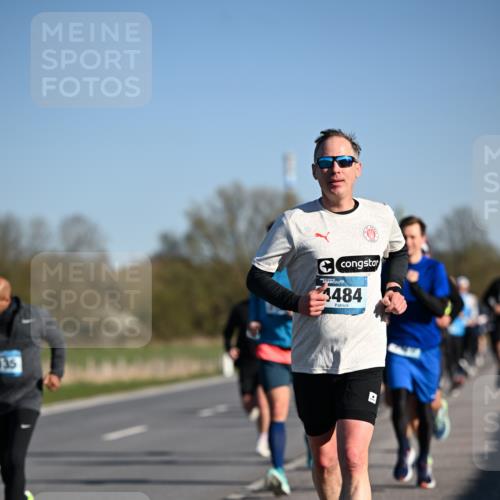 06.04.2025 - 44. Internationalen Wilhelmsburger Insellauf Dr. Thomas Lammeyer http://msf.ph/oto/7551815 06.04.2025 09:25:10 Laufen 135, 4484 meine-sportfotos.de