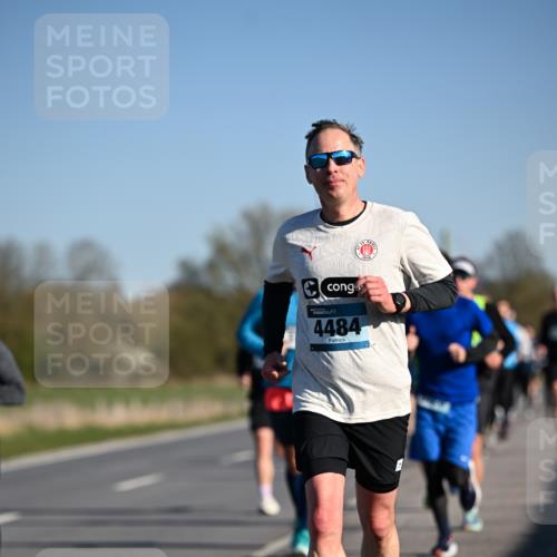 06.04.2025 - 44. Internationalen Wilhelmsburger Insellauf Dr. Thomas Lammeyer http://msf.ph/oto/7551817 06.04.2025 09:25:11 Laufen 4484 meine-sportfotos.de