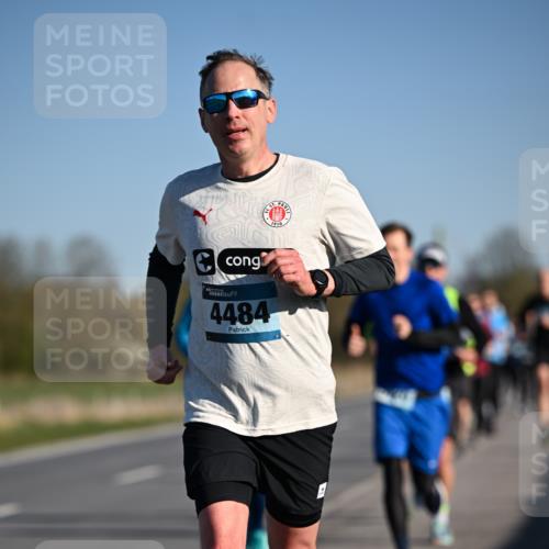 06.04.2025 - 44. Internationalen Wilhelmsburger Insellauf Dr. Thomas Lammeyer http://msf.ph/oto/7551828 06.04.2025 09:25:11 Laufen 4484, 1910 meine-sportfotos.de
