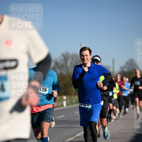 06.04.2025 - 44. Internationalen Wilhelmsburger Insellauf Dr. Thomas Lammeyer http://msf.ph/oto/7551837 06.04.2025 09:25:12 Laufen 126, 0120 meine-sportfotos.de