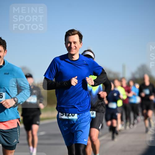 06.04.2025 - 44. Internationalen Wilhelmsburger Insellauf Dr. Thomas Lammeyer http://msf.ph/oto/7551848 06.04.2025 09:25:13 Laufen 9, 040 meine-sportfotos.de
