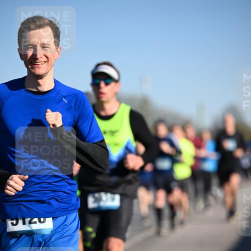 06.04.2025 - 44. Internationalen Wilhelmsburger Insellauf Dr. Thomas Lammeyer http://msf.ph/oto/7551856 06.04.2025 09:25:14 Laufen 20 meine-sportfotos.de