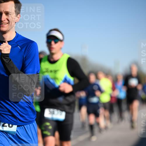 06.04.2025 - 44. Internationalen Wilhelmsburger Insellauf Dr. Thomas Lammeyer http://msf.ph/oto/7551858 06.04.2025 09:25:14 Laufen 20 meine-sportfotos.de