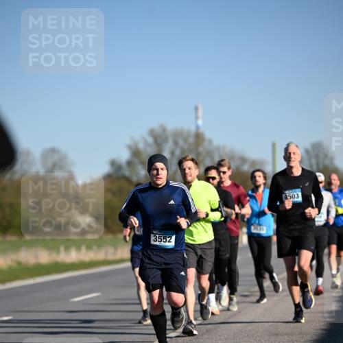 06.04.2025 - 44. Internationalen Wilhelmsburger Insellauf Dr. Thomas Lammeyer http://msf.ph/oto/7551869 06.04.2025 09:25:16 Laufen 3552, 3630, 4503 meine-sportfotos.de