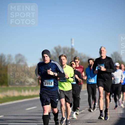 06.04.2025 - 44. Internationalen Wilhelmsburger Insellauf Dr. Thomas Lammeyer http://msf.ph/oto/7551878 06.04.2025 09:25:16 Laufen 3552, 3699 meine-sportfotos.de