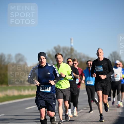 06.04.2025 - 44. Internationalen Wilhelmsburger Insellauf Dr. Thomas Lammeyer http://msf.ph/oto/7551879 06.04.2025 09:25:16 Laufen 3552, 4603 meine-sportfotos.de