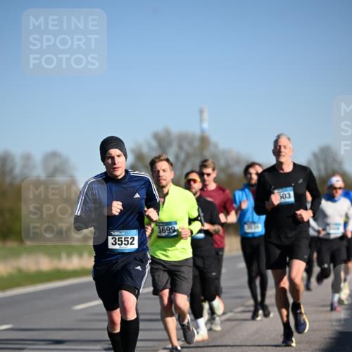 06.04.2025 - 44. Internationalen Wilhelmsburger Insellauf Dr. Thomas Lammeyer http://msf.ph/oto/7551882 06.04.2025 09:25:16 Laufen 3552, 3699, 303 meine-sportfotos.de